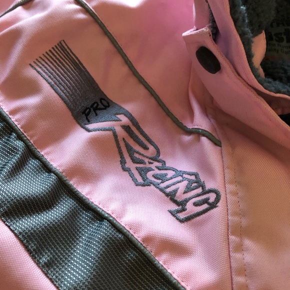 Ladies pink lined winter coat. - Picture 8 of 14